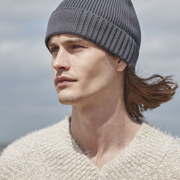 Organic cotton engineered patch beanie Thumbnail